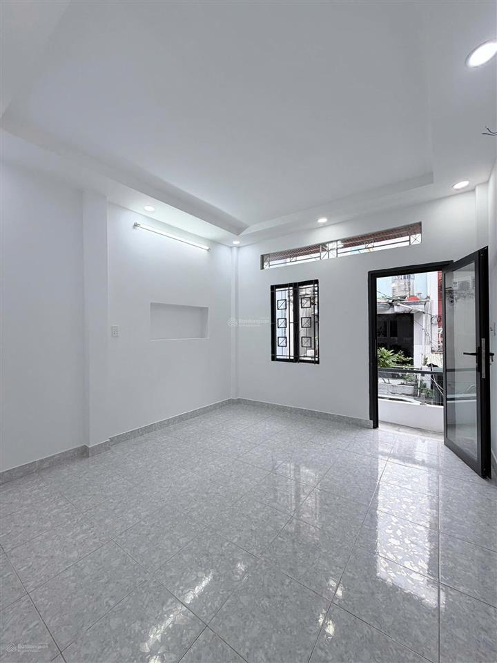 Cần bán nhà tân sơn nhì, 2 tầng, 3.7m x 11m, hẻm xe hơi, chỉ 4.5 tỷ