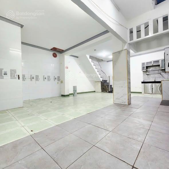 Cho thuê nhà hoàng hoa thám, phường 13  6,5m x 10m  2 tầng, 3pn, 3wc  hẻm xe tải  chỉ 12tr