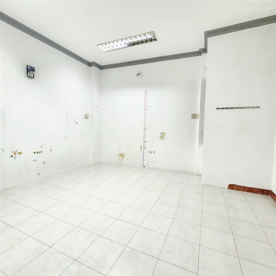 Cho thuê nhà hoàng hoa thám, phường 13  6,5m x 10m  2 tầng, 3pn, 3wc  hẻm xe tải  chỉ 12tr