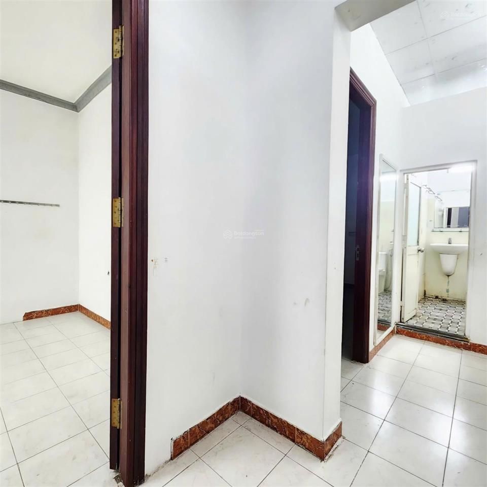 Cho thuê nhà hoàng hoa thám, phường 13  6,5m x 10m  2 tầng, 3pn, 3wc  hẻm xe tải  chỉ 12tr