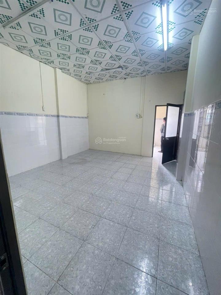 Cho thuê nhà hương lộ 2  ngang 4.2x27m  2 tầng  3 pn 3 wc  hẻm 6m  11 triệu/tháng