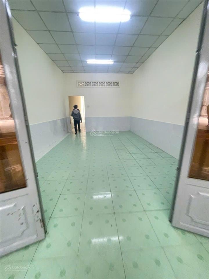Cho thuê nhà hương lộ 2  ngang 4.2x27m  2 tầng  3 pn 3 wc  hẻm 6m  11 triệu/tháng