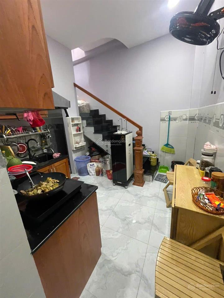 Chính chủ bán gấp nhà tân hương, 2 tầng, 4 x 14m, hẻm xe hơi, chỉ 5.5 tỷ