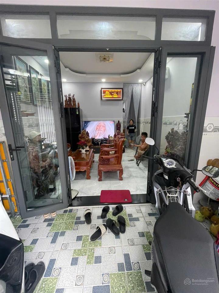 Chính chủ bán gấp nhà tân hương, 2 tầng, 4 x 14m, hẻm xe hơi, chỉ 5.5 tỷ