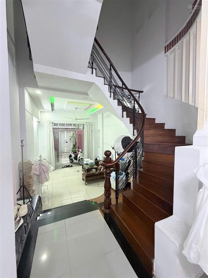 Bán gấp nhà nguyễn hữu tiến 4 x 14m vuông vức full nội thất hẻm xe hơi chỉ 5.5 tỷ