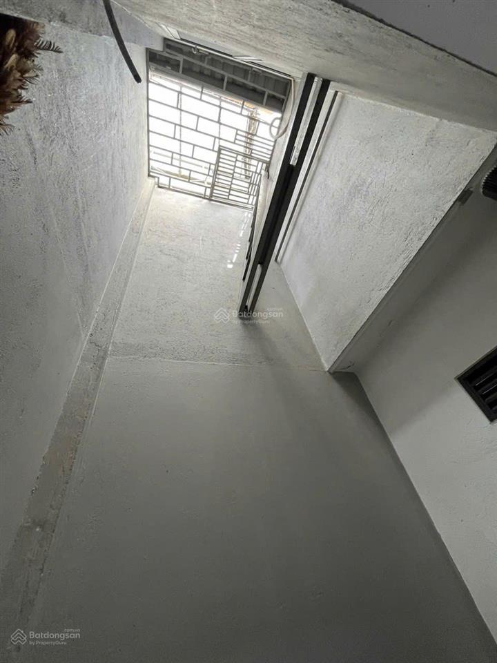 Chủ kẹt tiền cần bán gấp nhà lê văn quới, 2 tầng, 4m x 17m, hẻm xe tải, chỉ 5.5 tỷ