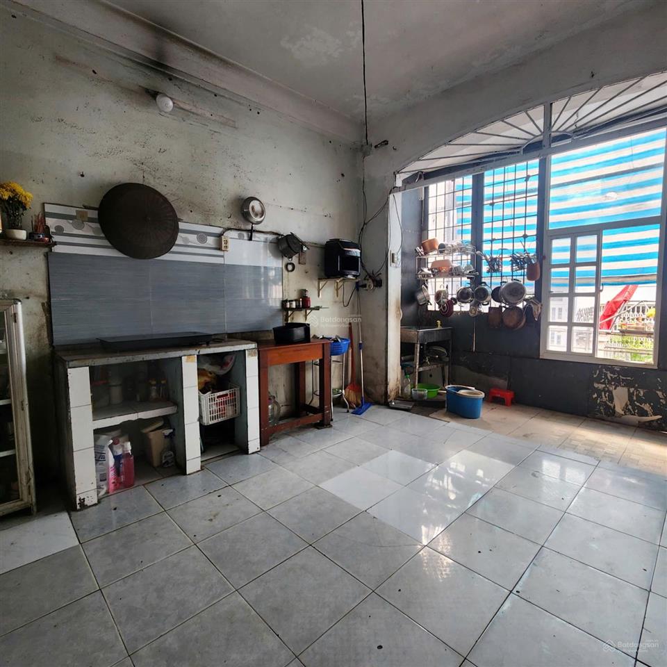 Chị cho thuê phòng 276 mã lò, full nội thất, chỉ 2tr/tháng
