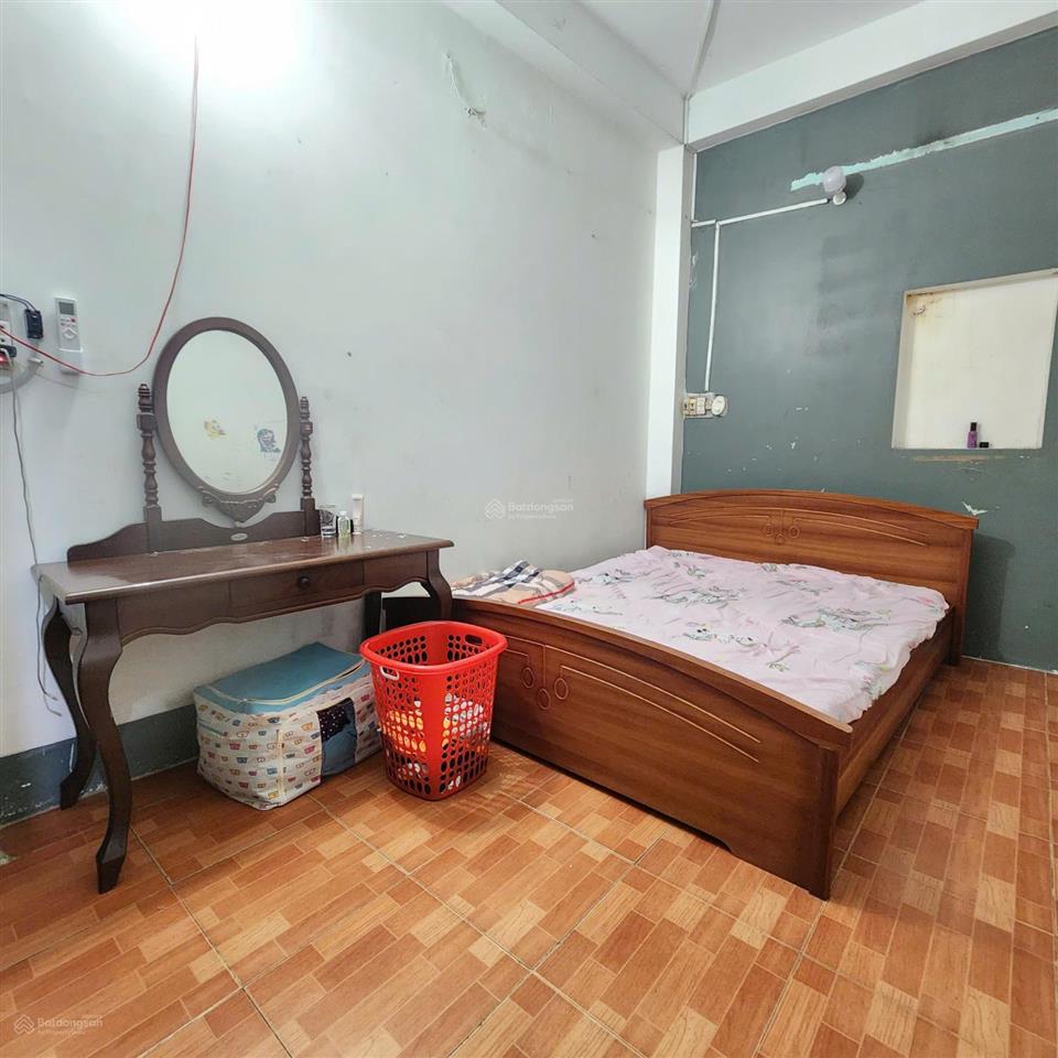 Chị cho thuê phòng 276 mã lò, full nội thất, chỉ 2tr/tháng