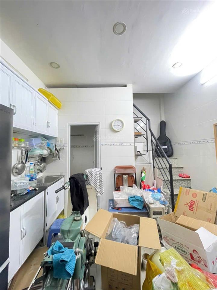 Cho thuê nhà 2 tầng lạc long quân, 2pn2wc, chỉ 5,5tr/tháng