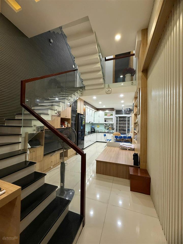 Bán nhà chính chủ  hẻm thông bàn cờ  không ngập nước  tiện ích cách 100m đầy đủ