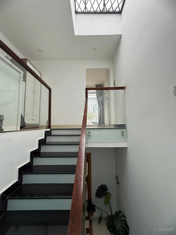 Bán nhà chính chủ  hẻm thông bàn cờ  không ngập nước  tiện ích cách 100m đầy đủ
