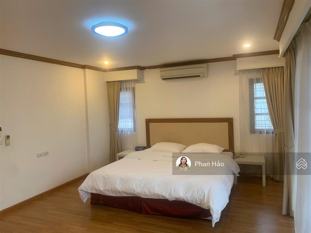 Villa oriental palace 33 tây hồ. 240m2 gồm 3 pn, 3vs. giá 75tr/th làm văn phòng hoặc để ở