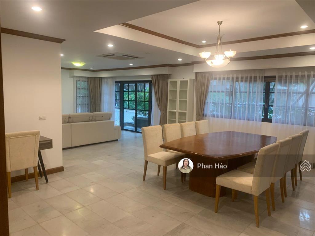 Villa oriental palace 33 tây hồ. 240m2 gồm 3 pn, 3vs. giá 75tr/th làm văn phòng hoặc để ở