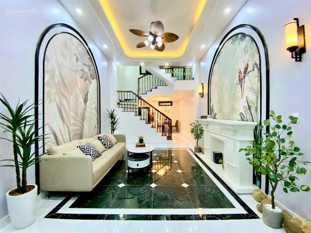 Bán gấp nhà riêng 3pn + 3wc tại ngõ 193 hồ sen thông ra chợ hàng 3,35 tỷ, 48m2 full đồ