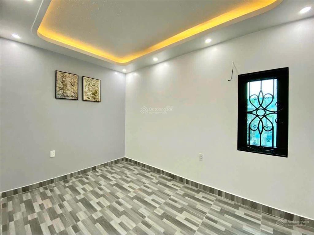 Bán gấp nhà riêng 3pn + 3wc tại ngõ 193 hồ sen thông ra chợ hàng 3,35 tỷ, 48m2 full đồ