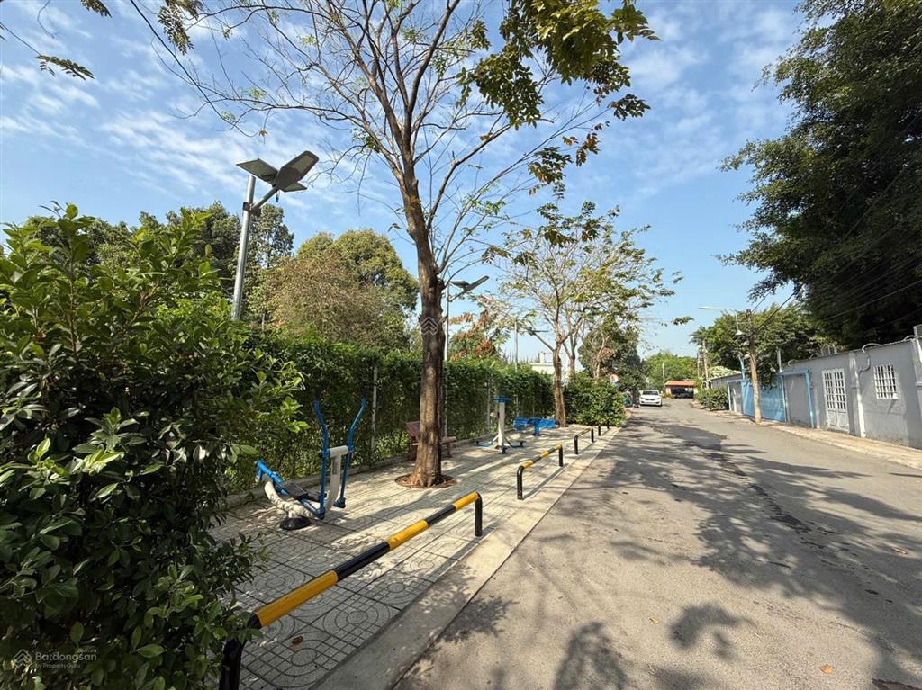Nhà phố xây mới cực đẹp phù hợp ở  đầu tư ngay trục quốc lộ 13 thủ đức, shr giá 7,9 tỷ