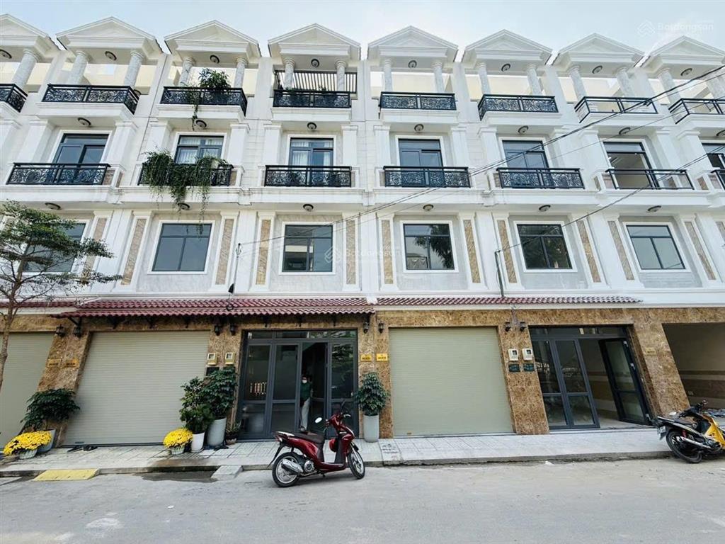 Nhà phố xây mới cực đẹp phù hợp ở  đầu tư ngay trục quốc lộ 13 thủ đức, shr giá 7,9 tỷ