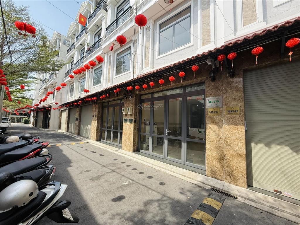 Nhà phố xây mới cực đẹp phù hợp ở  đầu tư ngay trục quốc lộ 13 thủ đức, shr giá 7,9 tỷ
