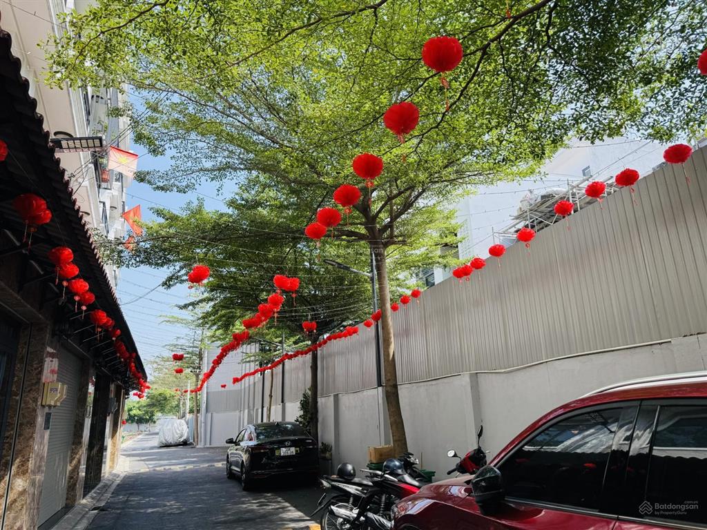 Nhà phố xây mới cực đẹp phù hợp ở  đầu tư ngay trục quốc lộ 13 thủ đức, shr giá 7,9 tỷ