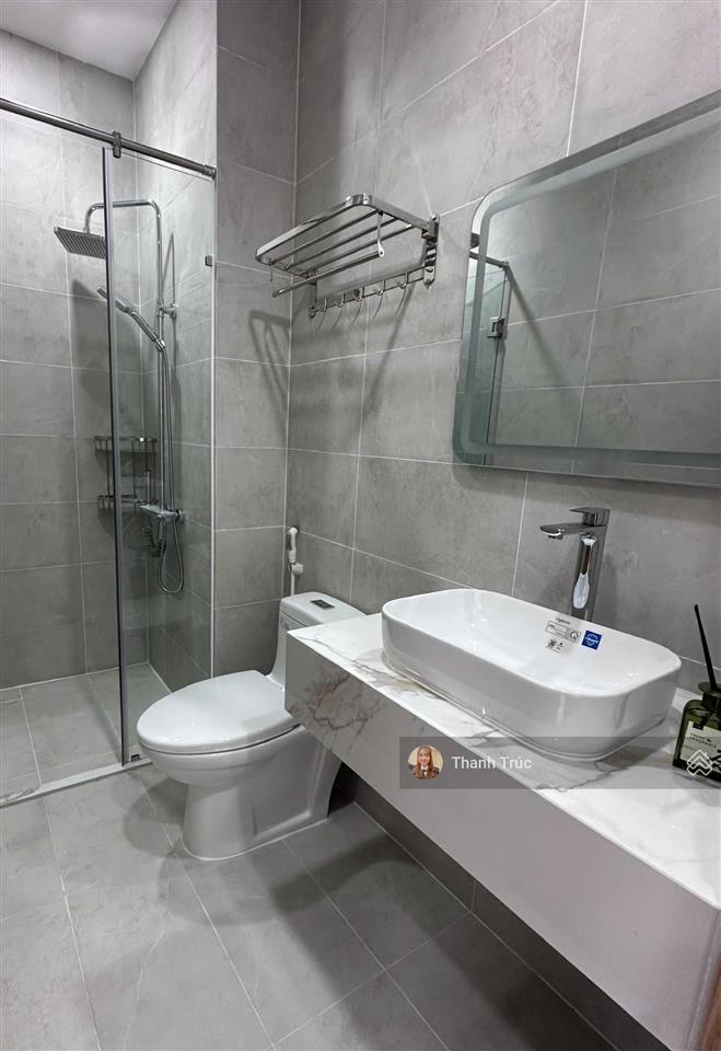 Bán nhà xây mới 3 lầu có thang máy ngay 520 quốc lộ 13 đối diện vạn phúc city