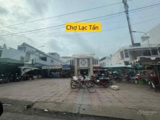 900m2  22met mặt tiền dt833  ngân hàng thanh lý  [tân trụ, long an]