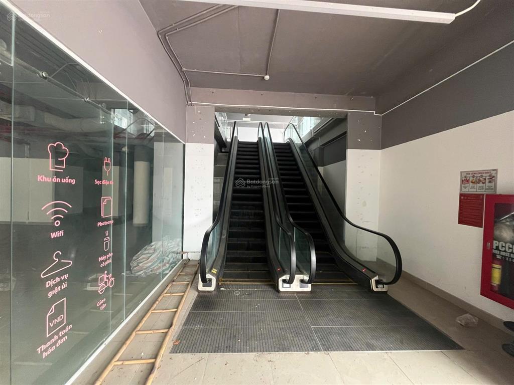 Sàn thương mại 1700m2 thông suốt  sở hữu lâu dài tại chung cư summer square