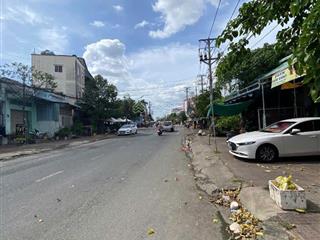 Nhà mt nguyễn công trứ cà mau  cách cảng cá 200 mét