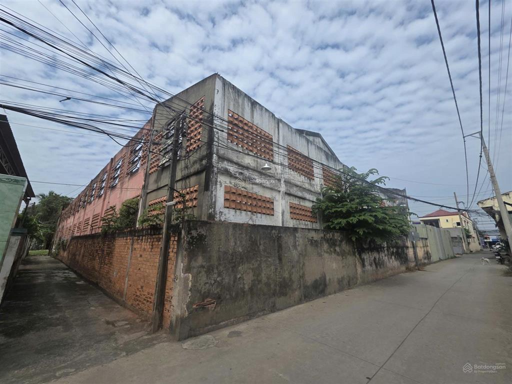 3000m2 thổ cư 100%, mặt tiền ql1a, 3 mặt tiền hàng hiếm khó tìm