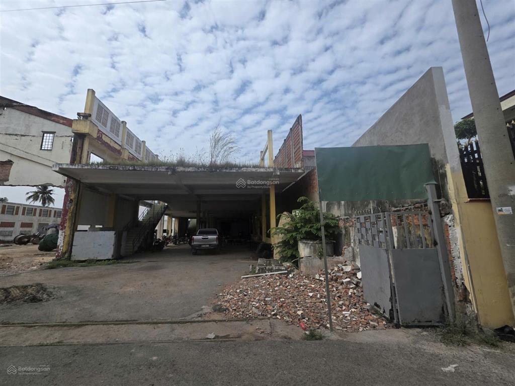 3000m2 thổ cư 100%, mặt tiền ql1a, 3 mặt tiền hàng hiếm khó tìm