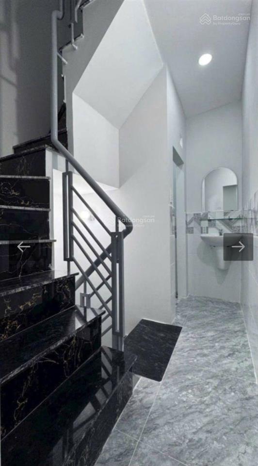 Chính chủ bán nr 18m2 tại huỳnh văn chính, 2pn, 3wc, giá 2,1 tỷ