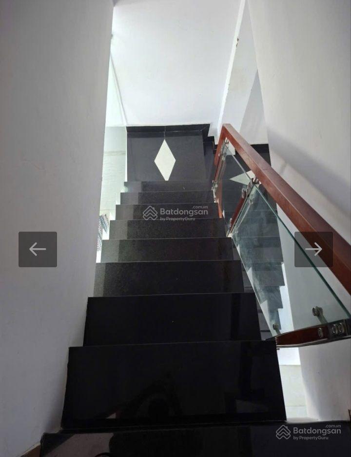 Bán nr 3 tầng tại âu cơ,giá thương lượng 3,65 tỷ, 28m2, 2pn, 2wc, 4x7= 28m2 alo 0965 177 *** vũ nam