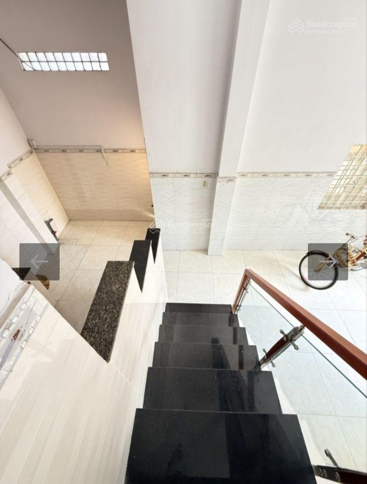 Bán nr 3 tầng tại âu cơ,giá thương lượng 3,65 tỷ, 28m2, 2pn, 2wc, 4x7= 28m2 alo 0965 177 *** vũ nam