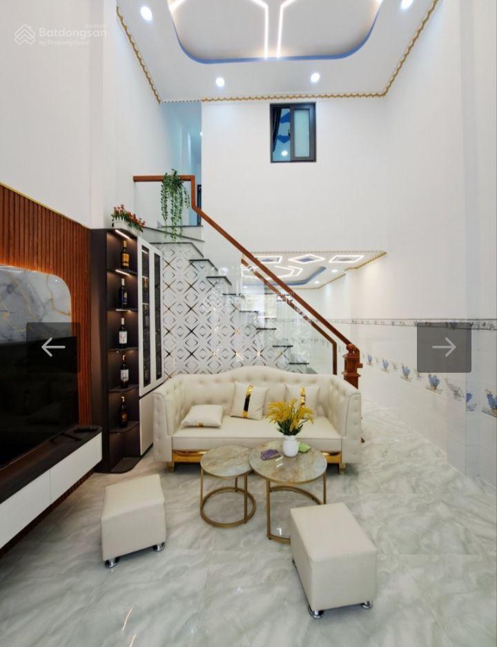 Bán nhà đẹp xuất sắc tại hương lộ 2, giá thương lượng 2,98 tỷ, 40m², 2pn, 1wc hẻm thông alo