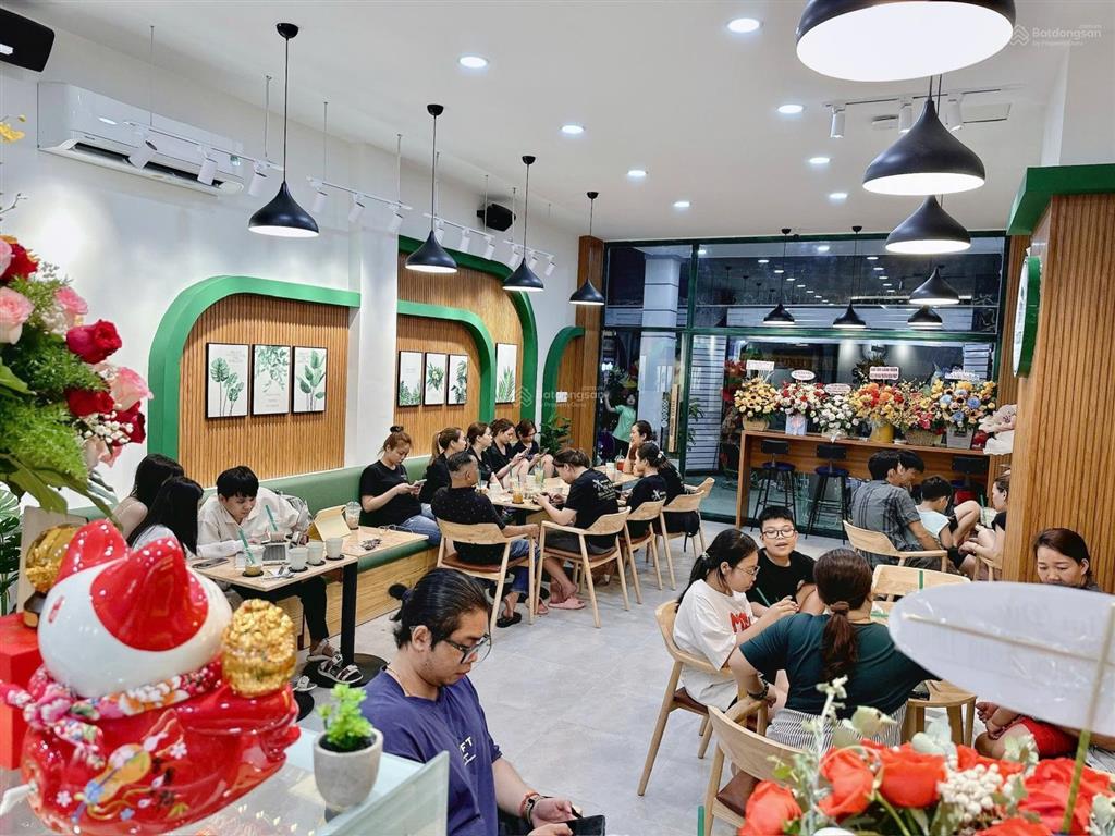 Chủ bể cần sang lại quán cà phê gấp mặt tiền đường khuông việt tân phú chỉ việc vào kinh doanh