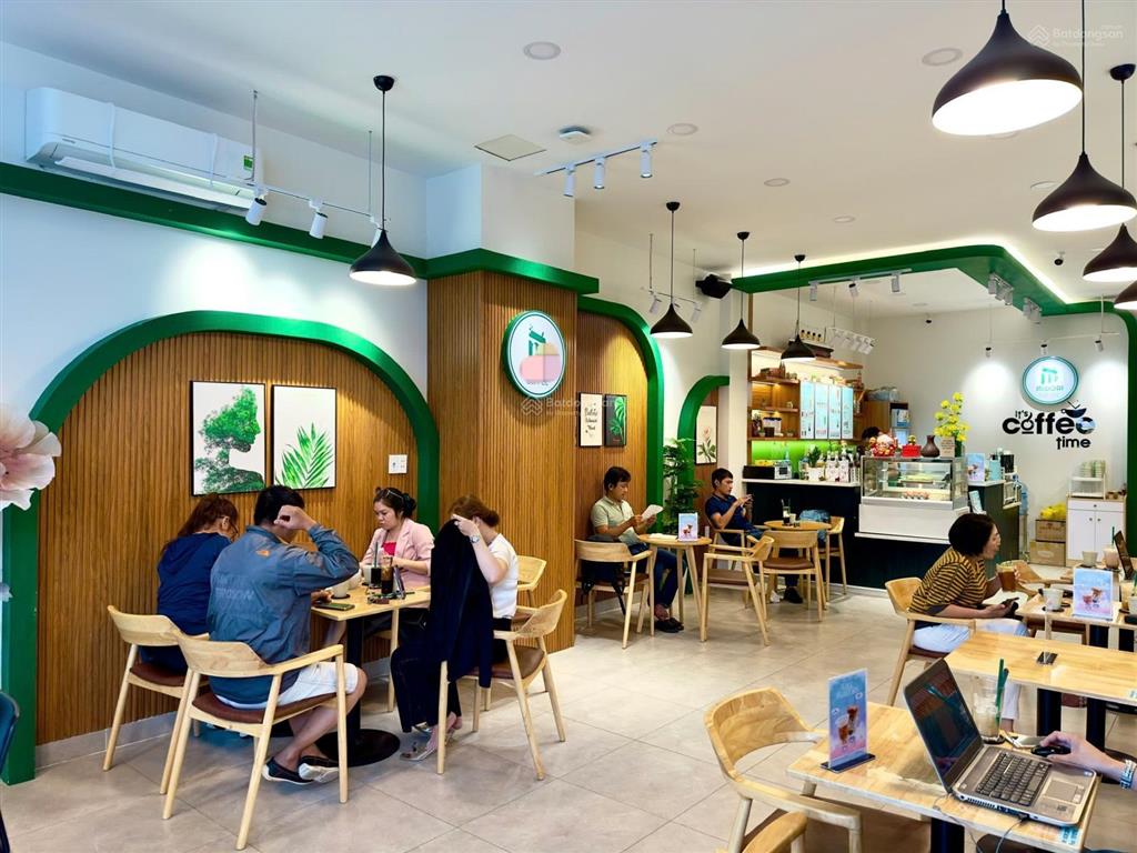Chủ bể cần sang lại quán cà phê gấp mặt tiền đường khuông việt tân phú chỉ việc vào kinh doanh