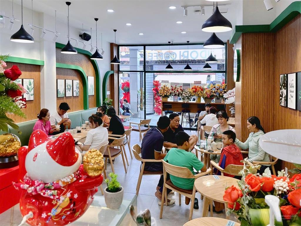 Chủ bể cần sang lại quán cà phê gấp mặt tiền đường khuông việt tân phú chỉ việc vào kinh doanh