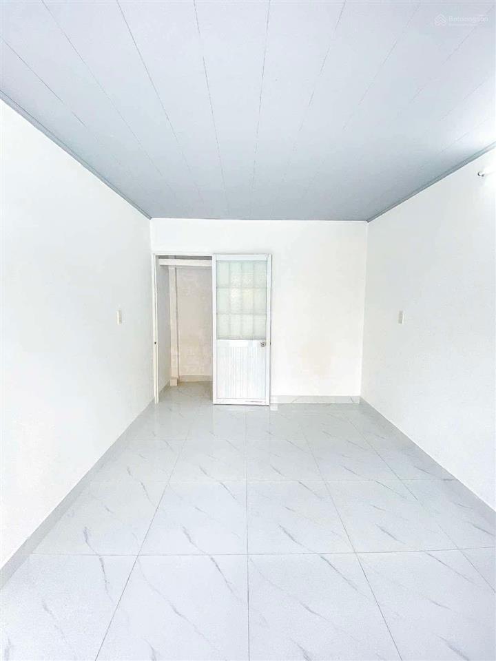 Bán nhà đẹp tại đội cung, hẻm xe hơi giá thương lượng 3,2 tỷ, 14.9m2, 2pn, 3wc, mặt tiền 5m