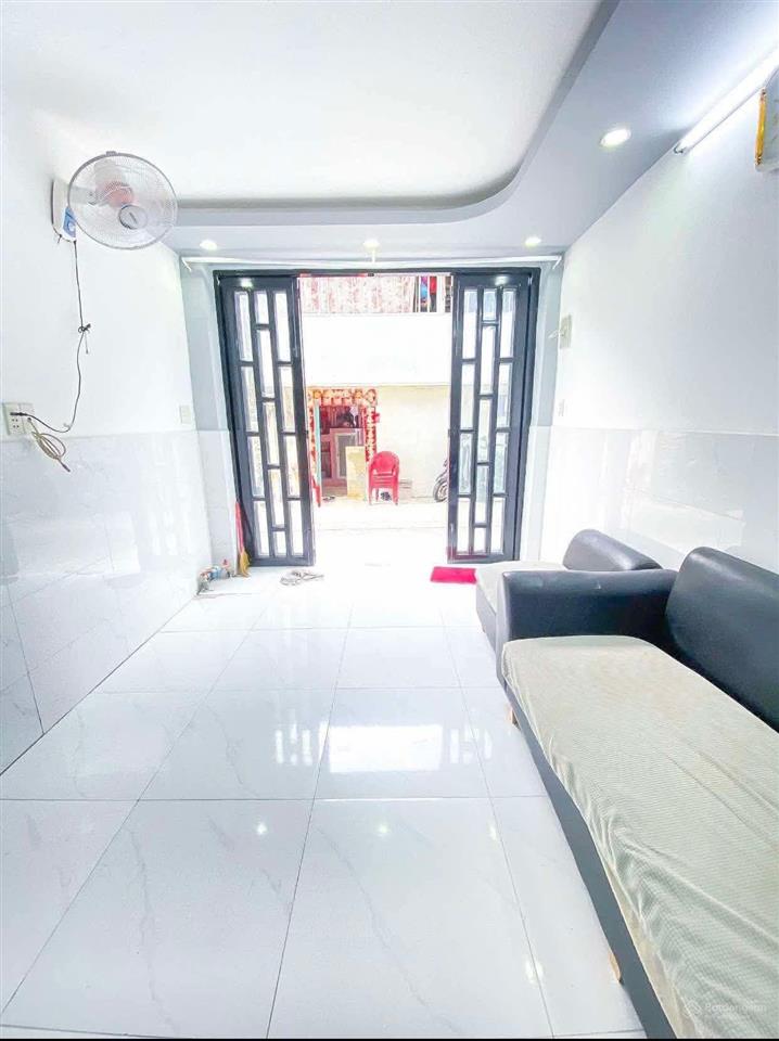 Bán nhà đẹp tại đội cung, hẻm xe hơi giá thương lượng 3,2 tỷ, 14.9m2, 2pn, 3wc, mặt tiền 5m