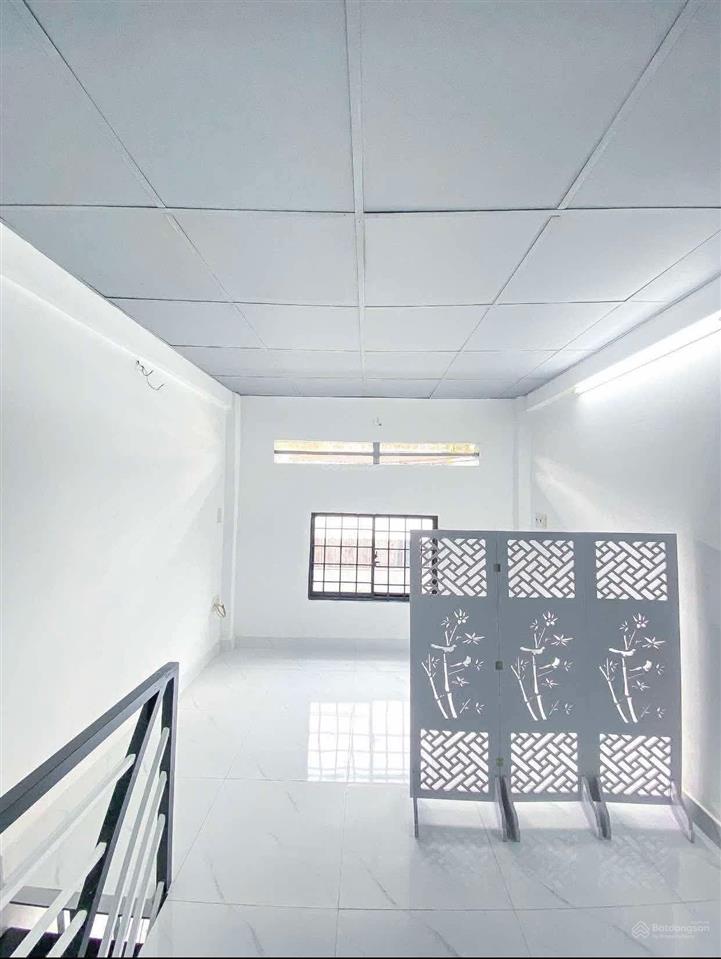 Bán nhà đẹp tại đội cung, hẻm xe hơi giá thương lượng 3,2 tỷ, 14.9m2, 2pn, 3wc, mặt tiền 5m