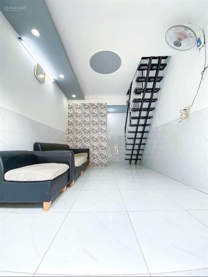 Bán nhà đẹp tại đội cung, hẻm xe hơi giá thương lượng 3,2 tỷ, 14.9m2, 2pn, 3wc, mặt tiền 5m