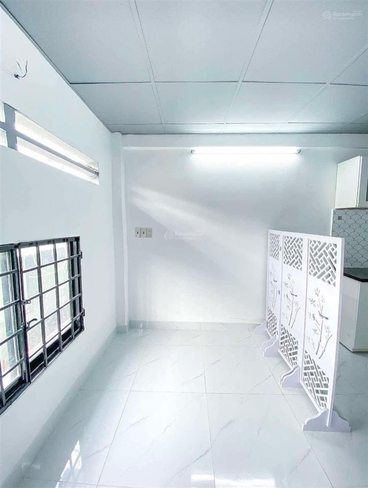 Bán nhà đẹp tại đội cung, hẻm xe hơi giá thương lượng 3,2 tỷ, 14.9m2, 2pn, 3wc, mặt tiền 5m