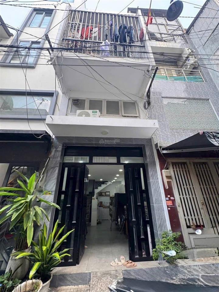 Bán nhà riêng tại lạc long quân, 4,2 tỷ, 21,2m2, chính chủ, giá siêu hời