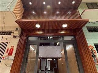 Bán nhà riêng tại xóm đất, 5,98 tỷ, 30,5 m2, 3pn + 3 wc/pt, đẹp