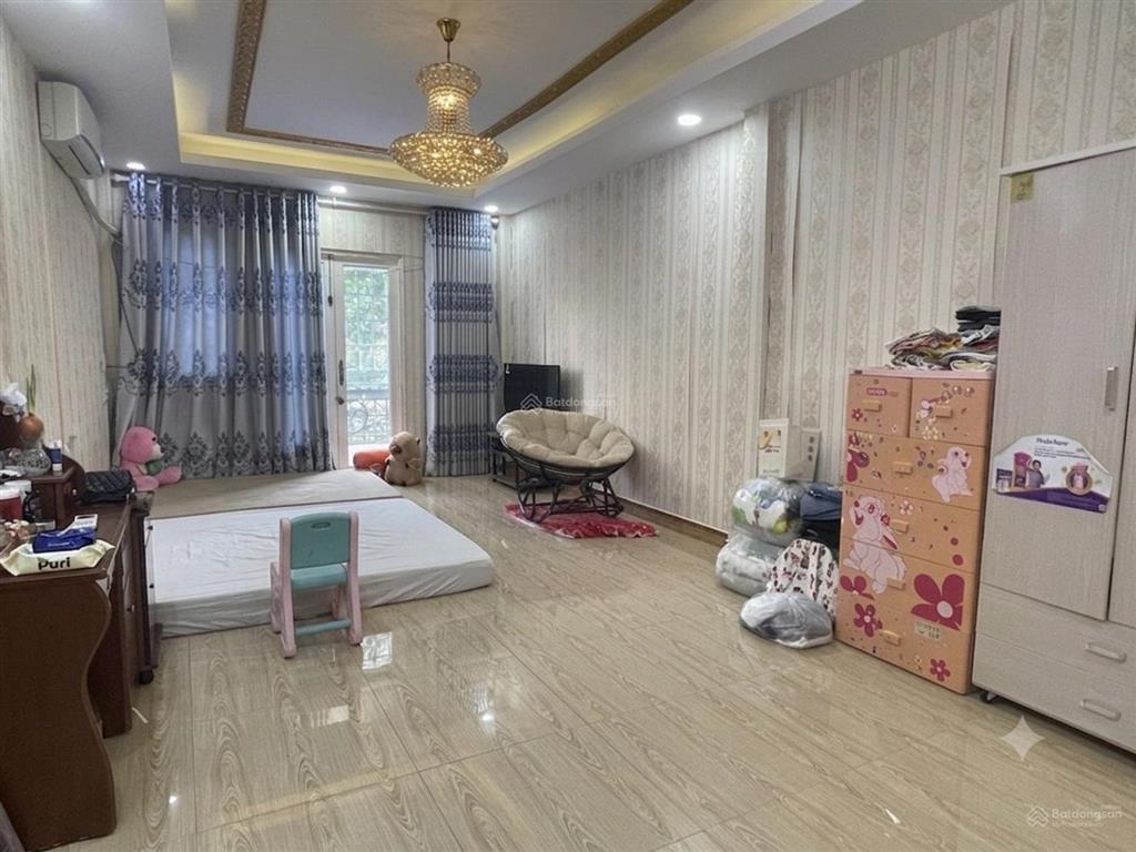 Bán nhà quận 6 diện tích 64,3 m2 thông thoáng trước sau, mặt trước đối diện công viên thông thoáng