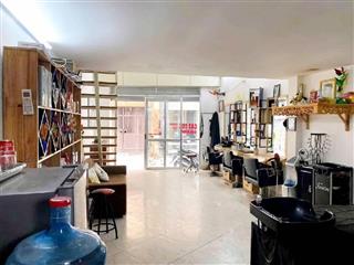 Cho thuê nhà 28m quỳnh mai kinh doanh, oto chỉ nhỉnh 3 triệu/ tháng