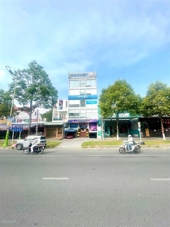 Cho thuê tòa nhà mặt tiền đường võ văn kiệt cần thơ, 1 hầm 5 lầu, dtsd 1330m², giá tốt 75 triệu/th