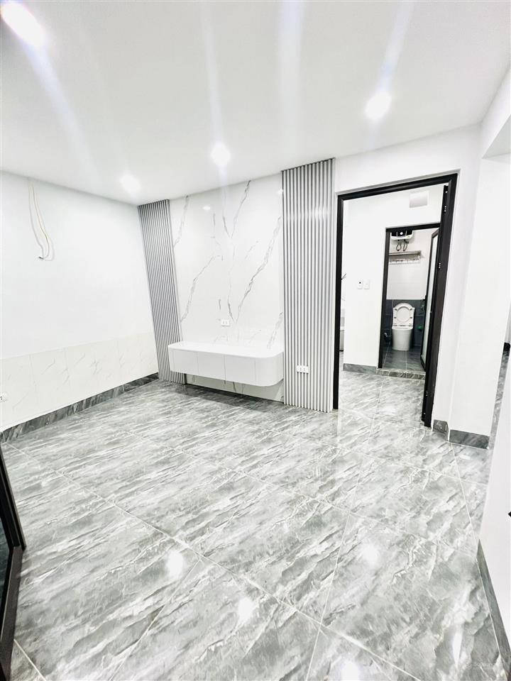 Hiếm mai động 50m2 x 2 phòng ngủ x 2 wc có sân riêng độc lập chủ thiện chí bán