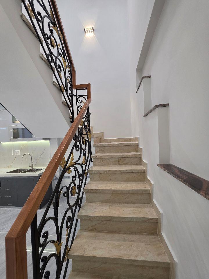 CHÍNH CHỦ CẦN BÁN NHÀ MẶT TIỀN 80M² TÂN XUÂN, SHR , 5.2 TỶ. LH:0909635789.