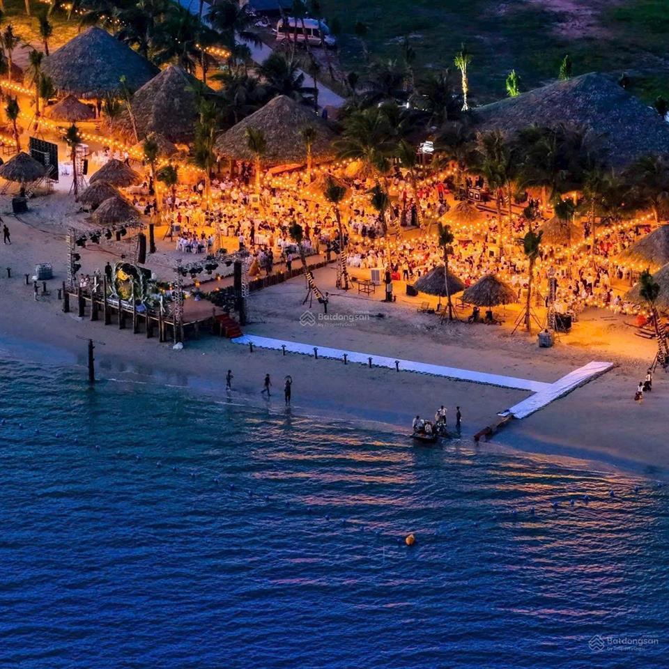 Studio view hồ nhạc nước tòa s aria bay