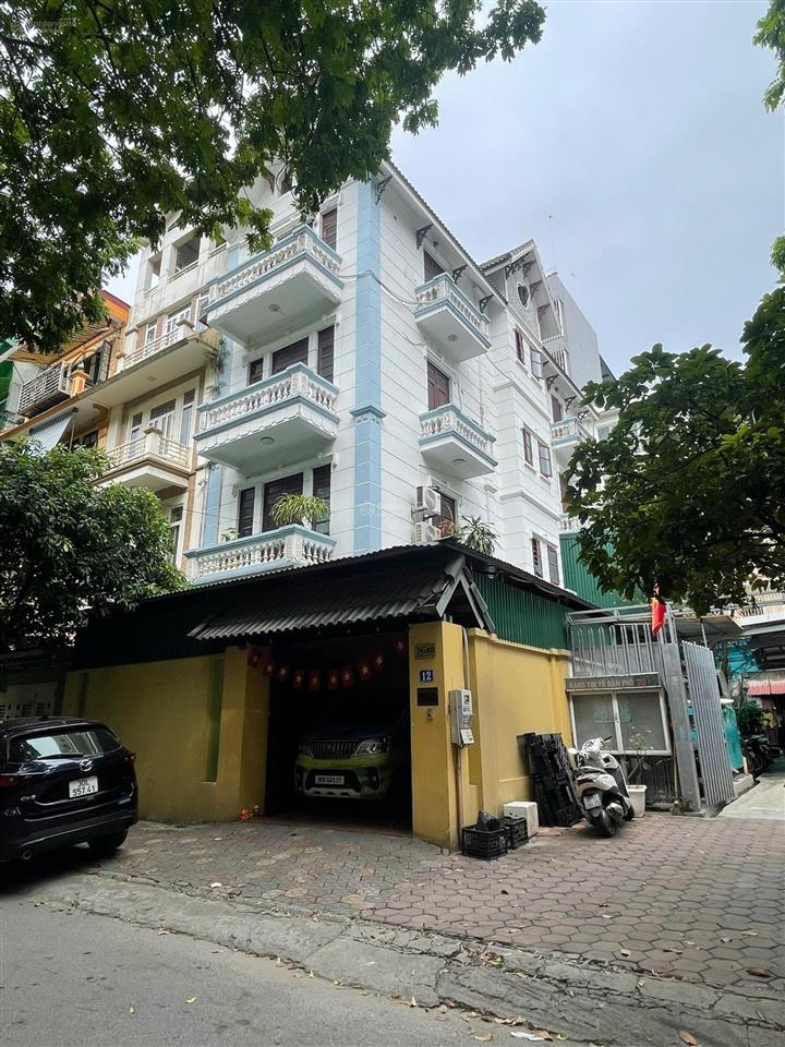 Cho thuê biệt thự lô góc trung hòa 190m², 4,5 tầng giá 70tr